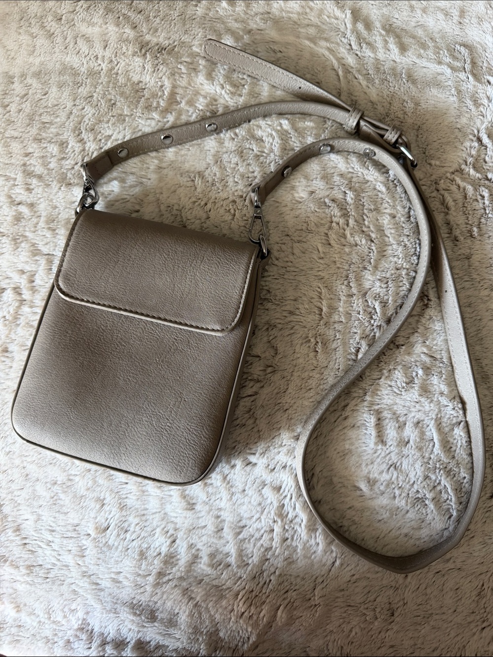 Minimalist Crossbody Bag in Taupe/gray NWOT